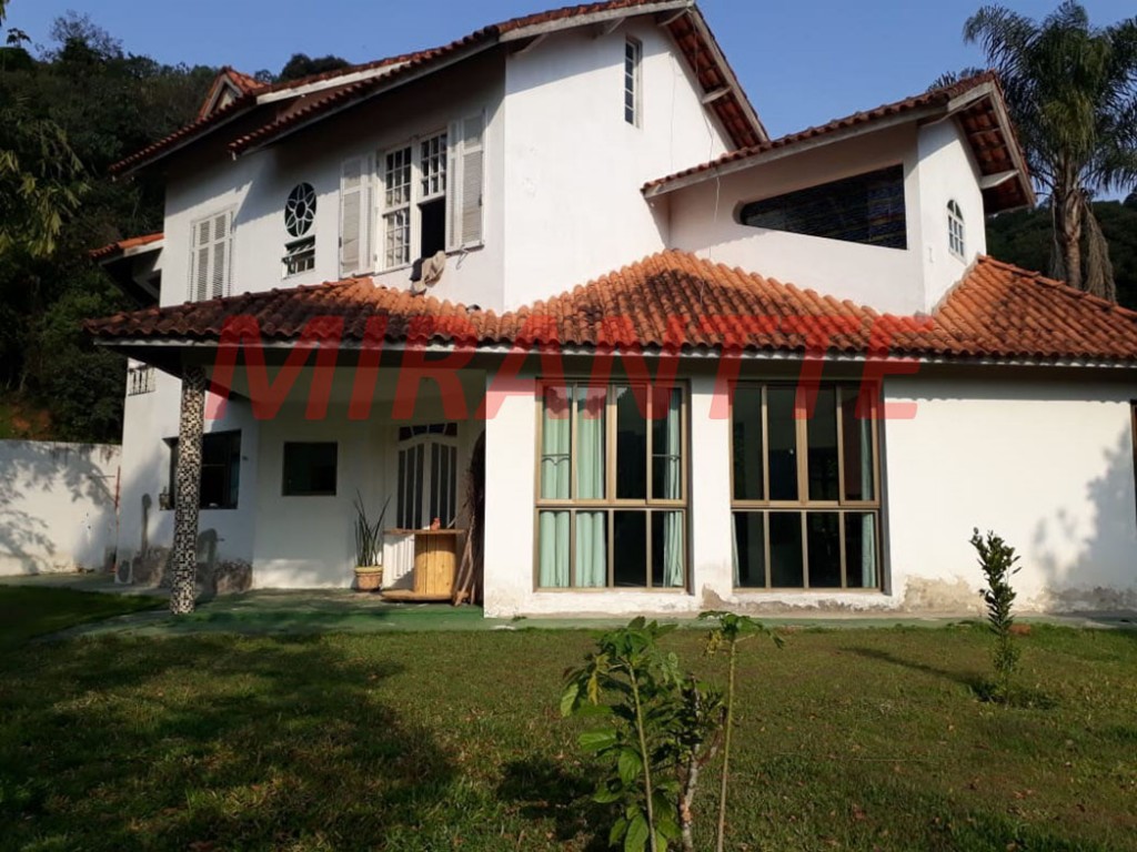 Sobrado de 400m² com 3 quartos em Serra da Cantareira