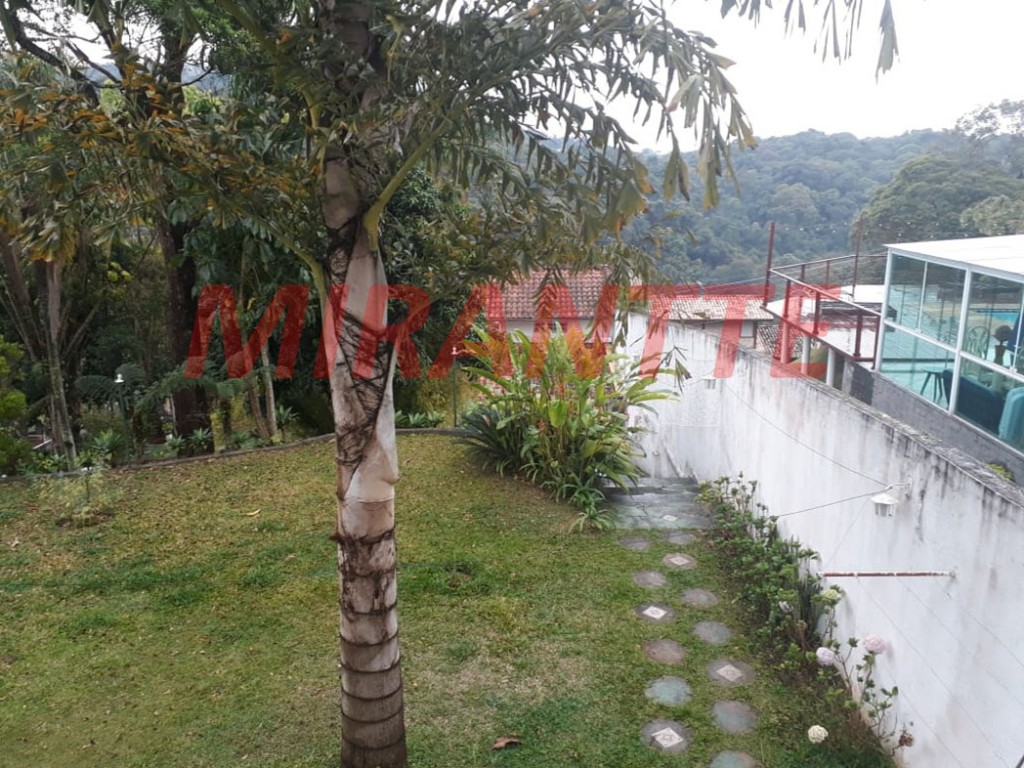 Sobrado de 400m² com 3 quartos em Serra da Cantareira