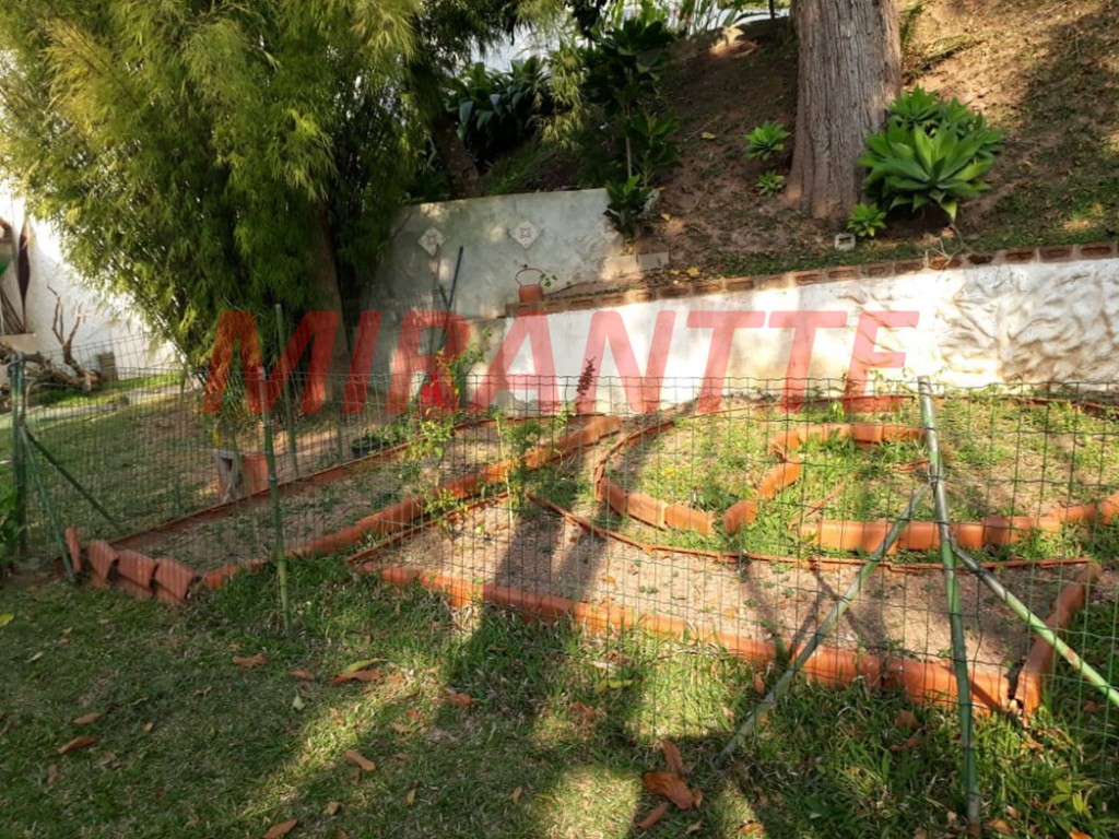 Sobrado de 400m² com 3 quartos em Serra da Cantareira