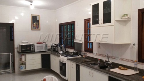Sobrado de 480m² com 5 quartos em Serra da Cantareira
