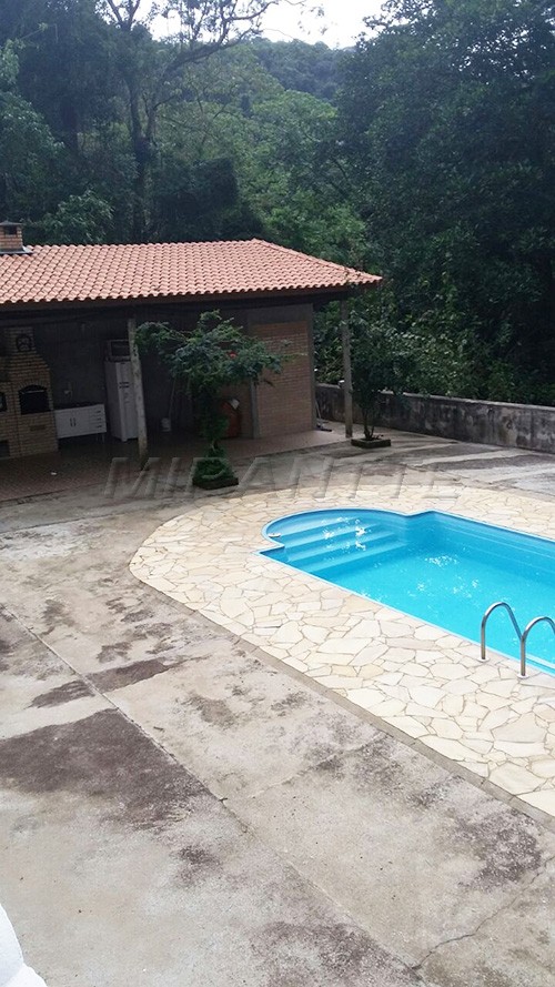 Sobrado de 480m² com 5 quartos em Serra da Cantareira