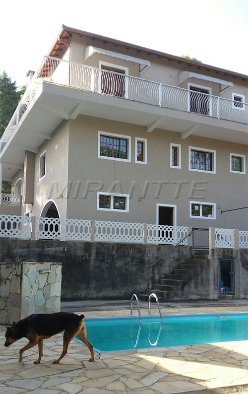 Sobrado de 480m² com 5 quartos em Serra da Cantareira