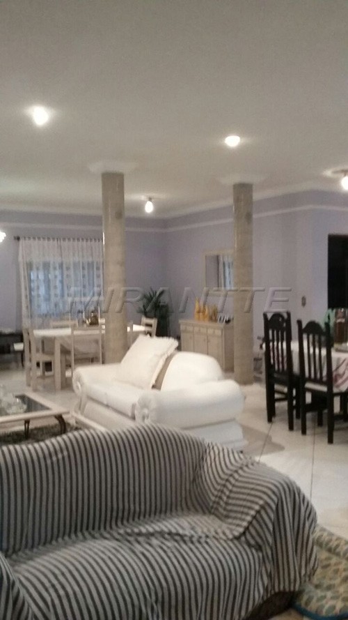 Sobrado de 480m² com 5 quartos em Serra da Cantareira