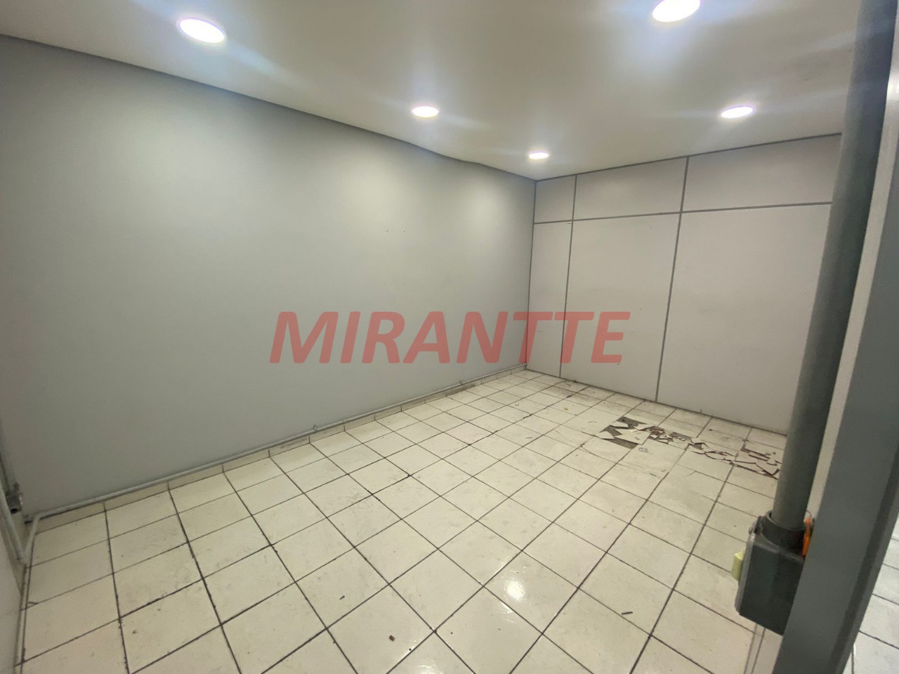Comercial de 438m² em Santana