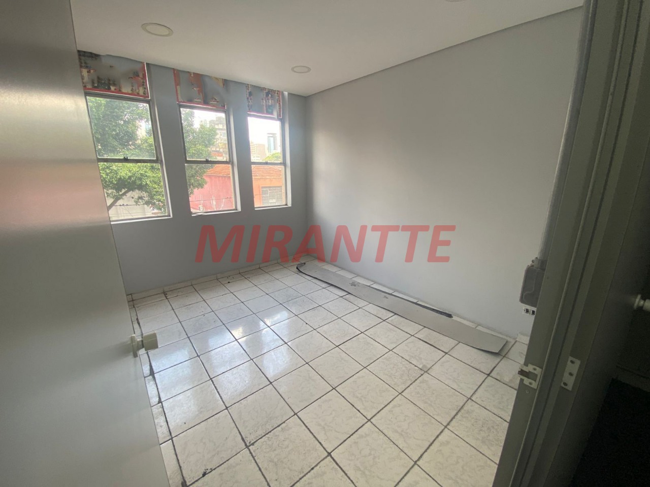 Comercial de 438m² em Santana