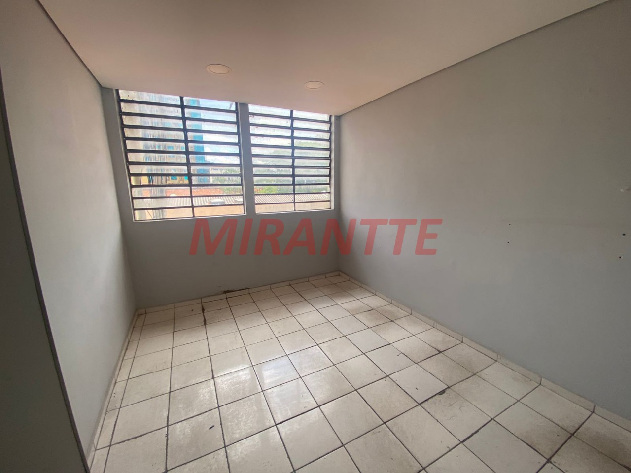Comercial de 438m² em Santana