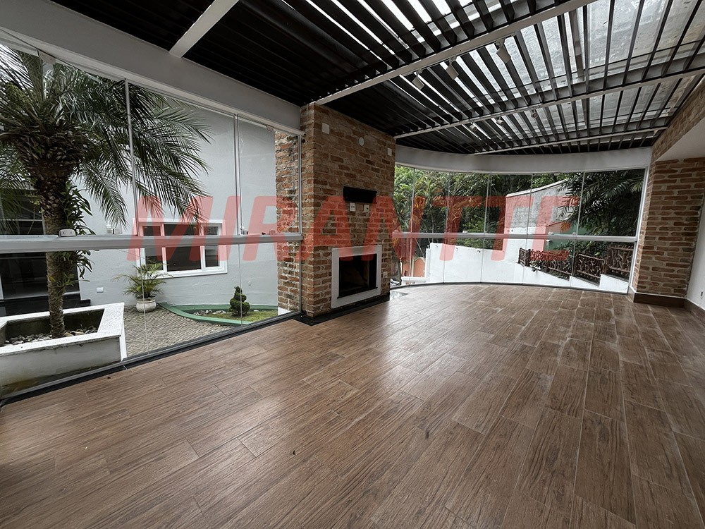 Sobrado de 1040m² com 4 quartos em Jardim Ibiratiba