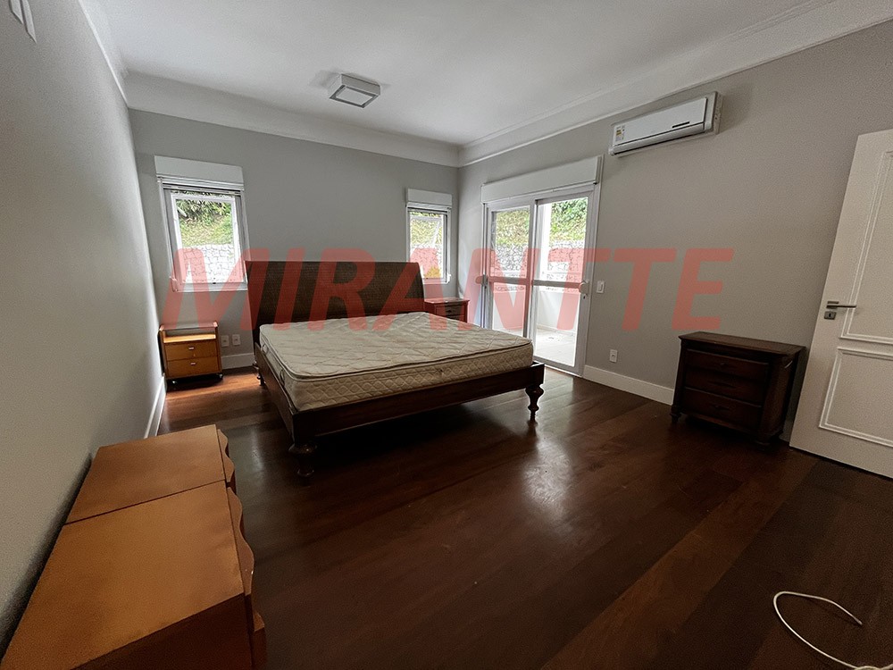Sobrado de 1040m² com 4 quartos em Jardim Ibiratiba