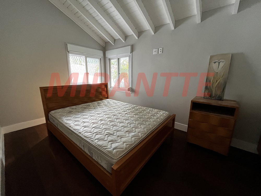 Sobrado de 1040m² com 4 quartos em Jardim Ibiratiba