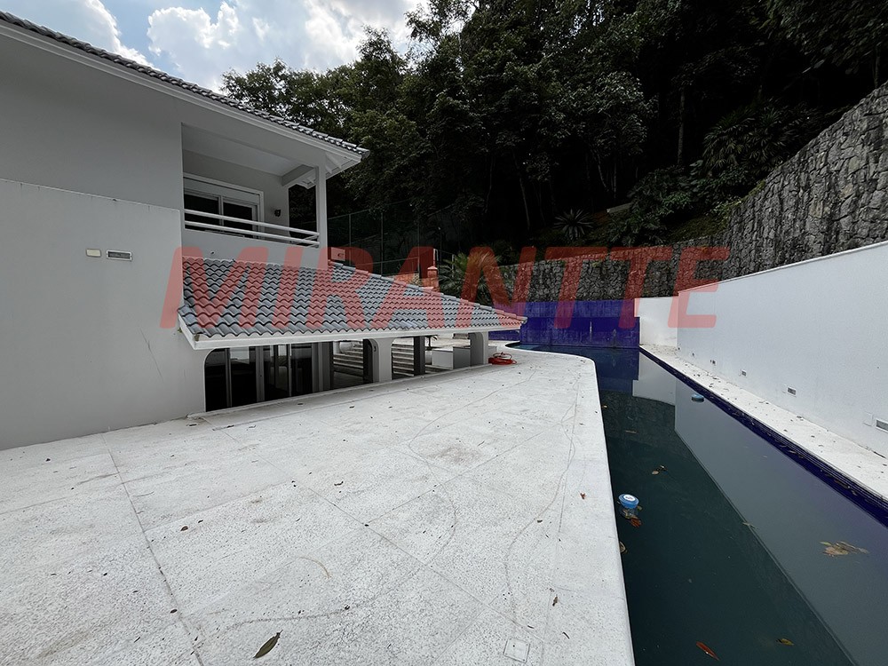 Sobrado de 1040m² com 4 quartos em Jardim Ibiratiba