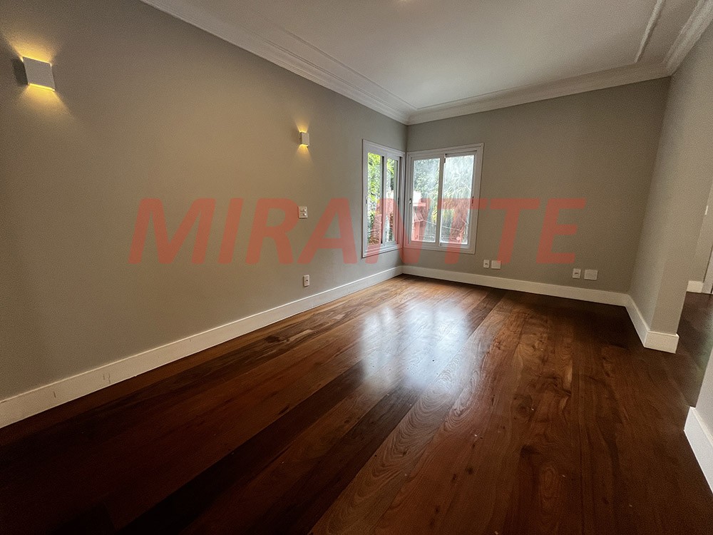 Sobrado de 1040m² com 4 quartos em Jardim Ibiratiba