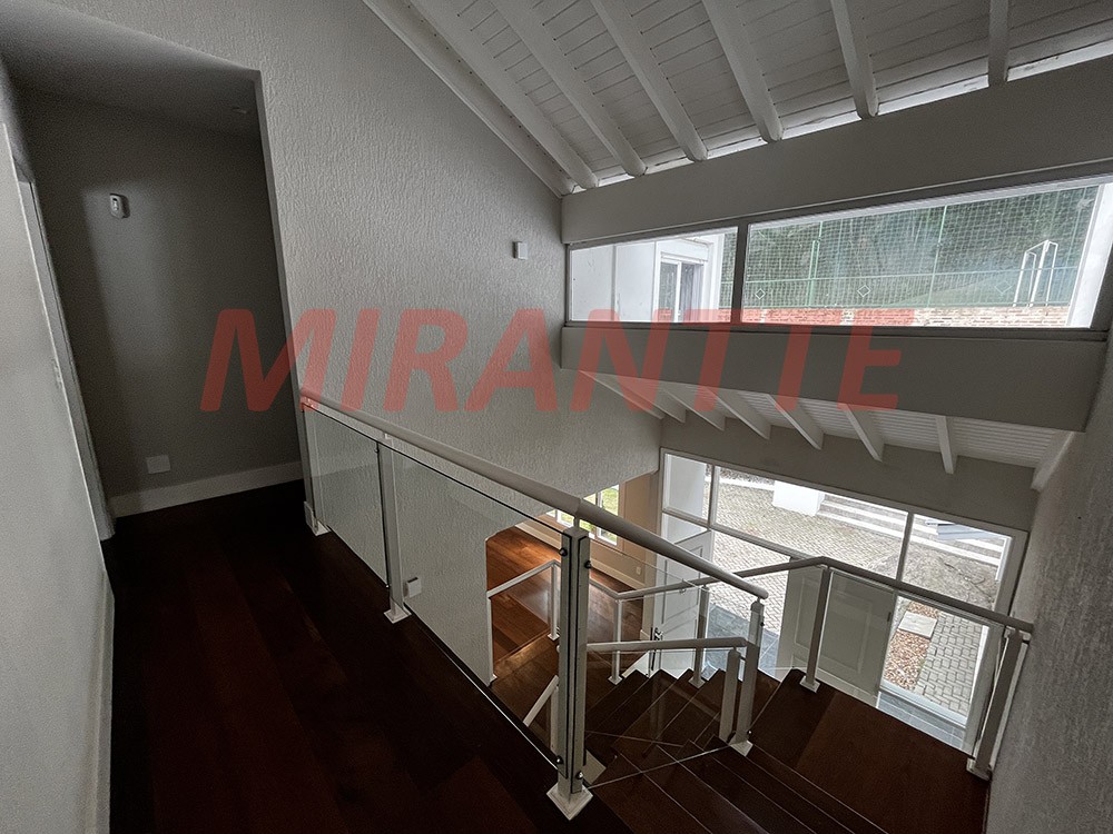 Sobrado de 1040m² com 4 quartos em Jardim Ibiratiba