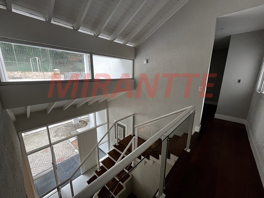 Sobrado de 1040m² com 4 quartos em Jardim Ibiratiba