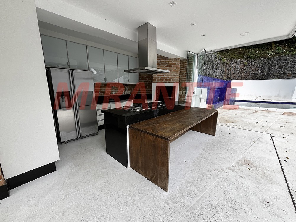 Sobrado de 1040m² com 4 quartos em Jardim Ibiratiba