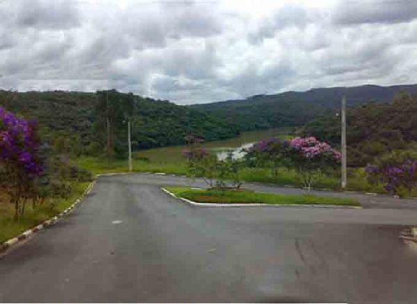 Terreno de 1700m² em Serra Da Cantareira