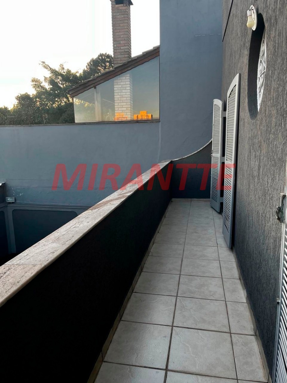 Sobrado de 259m² com 4 quartos em Jardim Guapíra