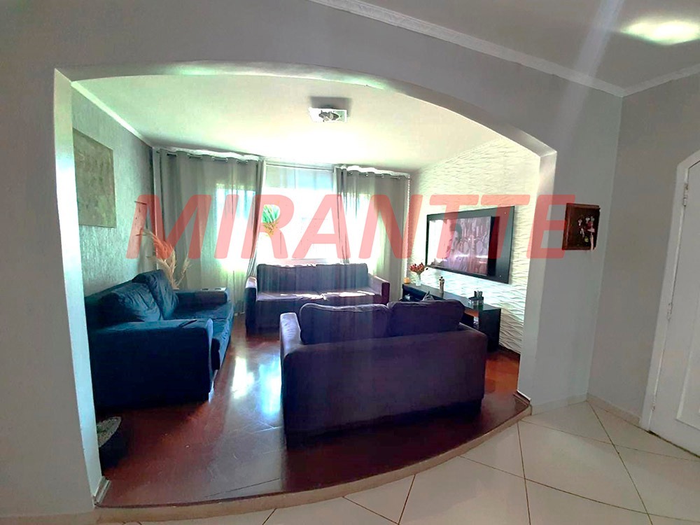 Sobrado de 259m² com 4 quartos em Jardim Guapíra
