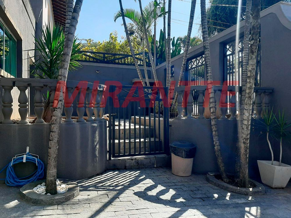Sobrado de 259m² com 4 quartos em Jardim Guapíra