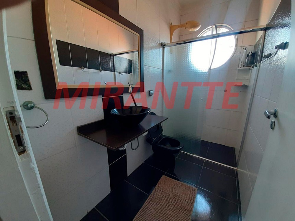 Sobrado de 259m² com 4 quartos em Jardim Guapíra