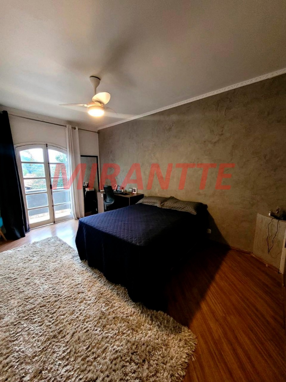 Sobrado de 259m² com 4 quartos em Jardim Guapíra