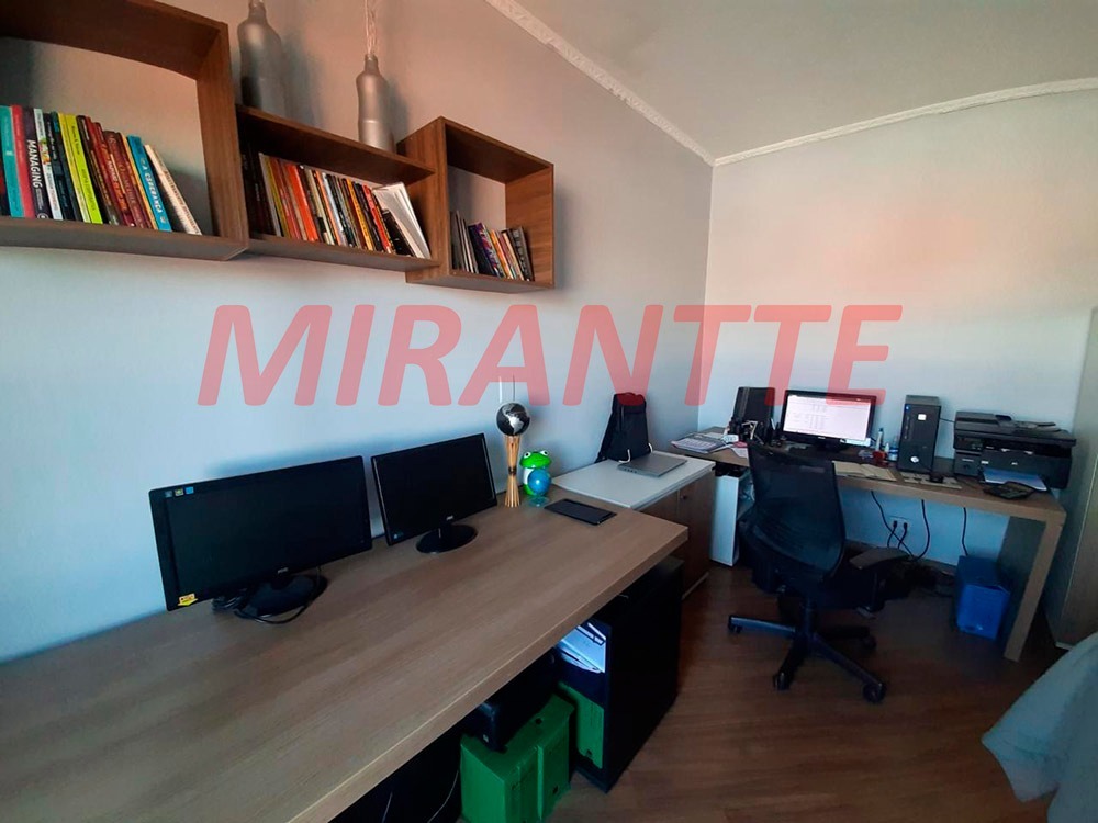 Sobrado de 259m² com 4 quartos em Jardim Guapíra