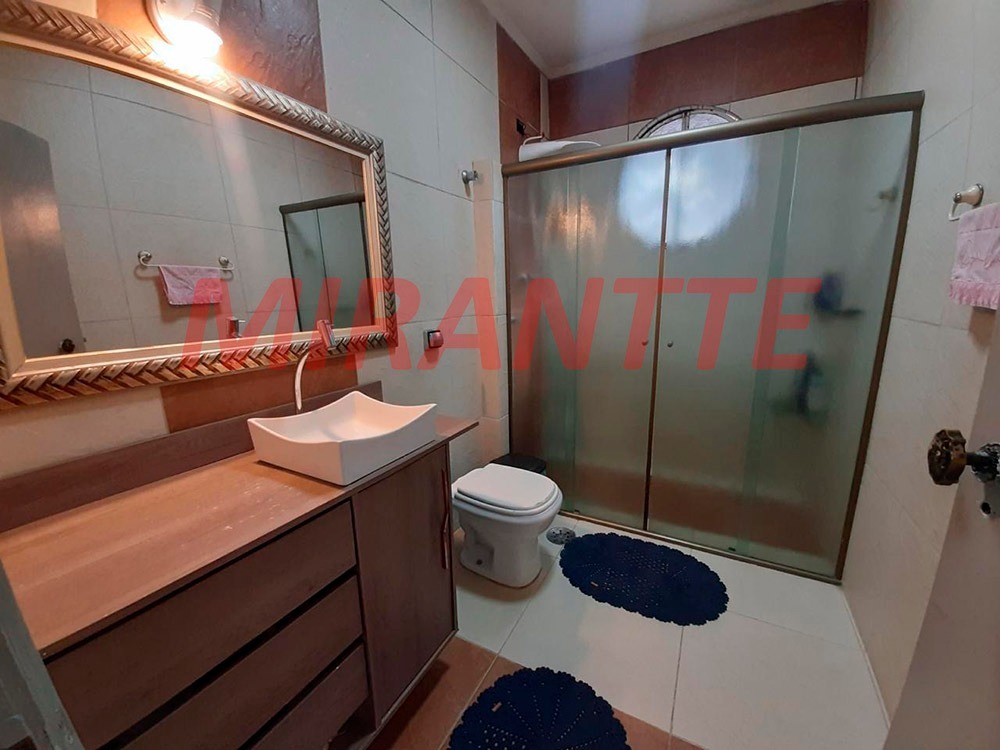 Sobrado de 259m² com 4 quartos em Jardim Guapíra