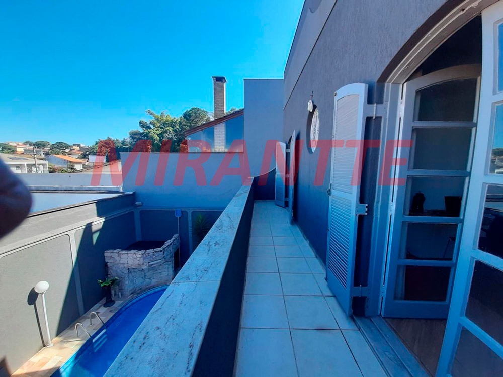 Sobrado de 259m² com 4 quartos em Jardim Guapíra