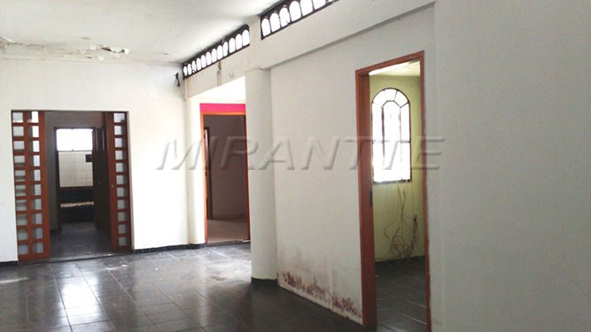 Comercial de 358m² em Santana