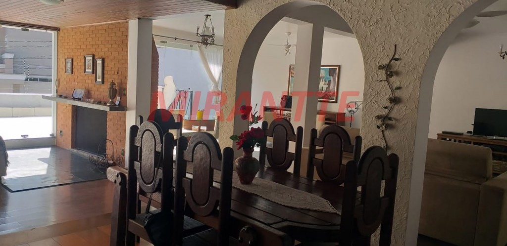 Sobrado de 500m² com 5 quartos em Jardim Bibi