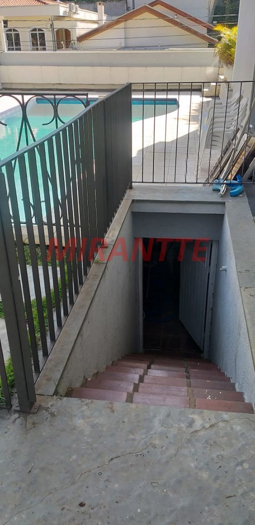 Sobrado de 500m² com 5 quartos em Jardim Bibi