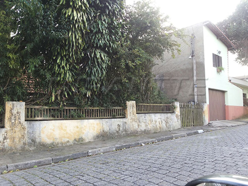 Terreno de 969m² em Jardim da Campina