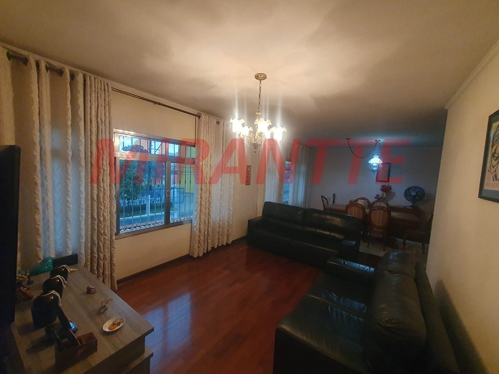 Sobrado de 221m² com 3 quartos em Vila Nova Parada