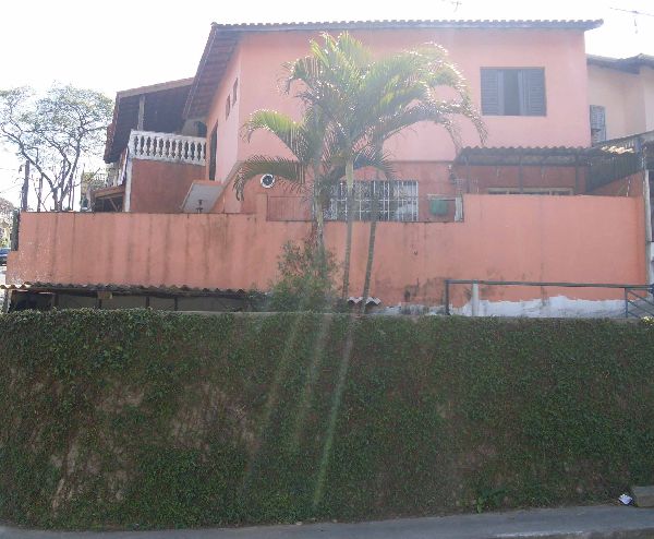 Sobrado de 250m² com 3 quartos em Horto Florestal