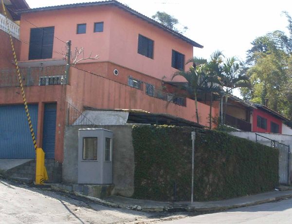 Sobrado de 250m² com 3 quartos em Horto Florestal
