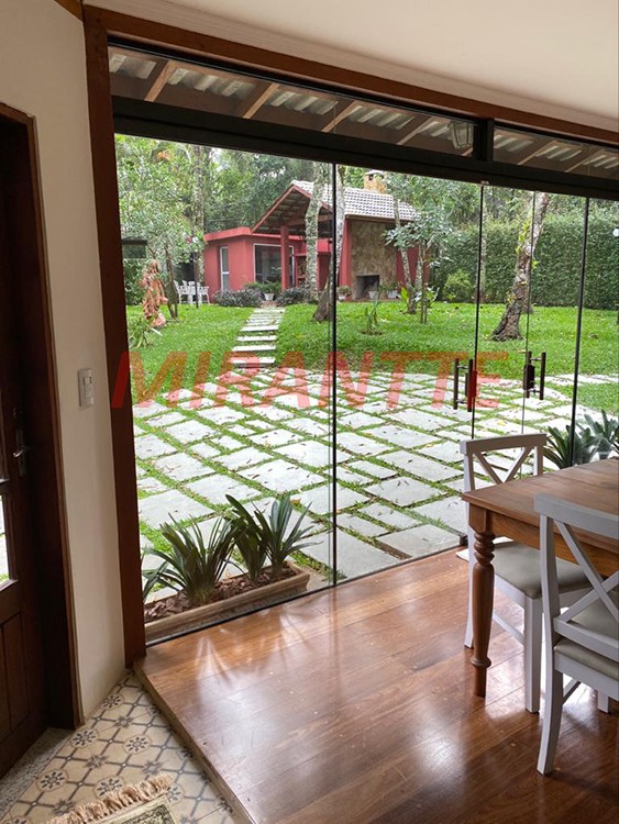 Sobrado de 980m² com 3 quartos em Serra Da Cantareira