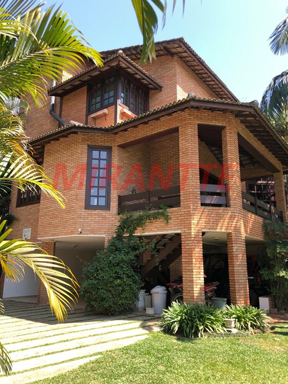 Sobrado de 980m² com 3 quartos em Serra Da Cantareira