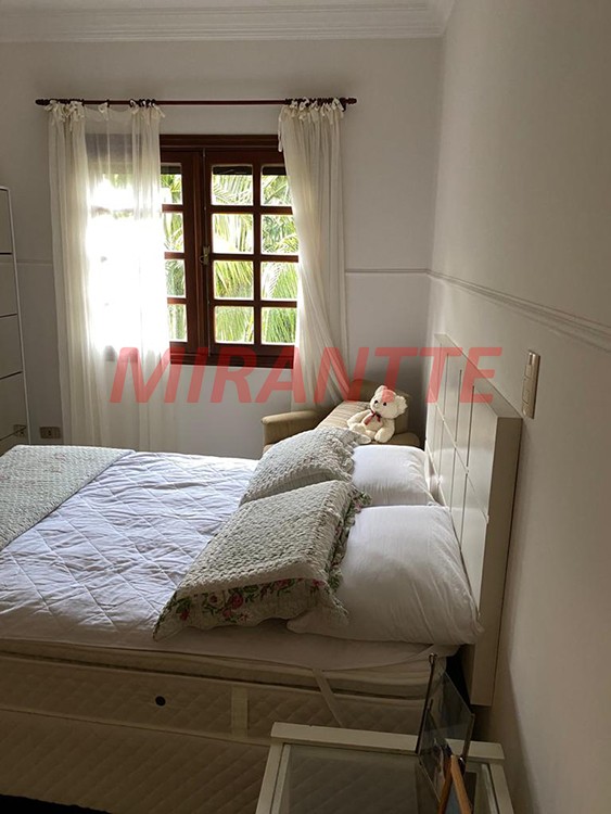 Sobrado de 980m² com 3 quartos em Serra Da Cantareira