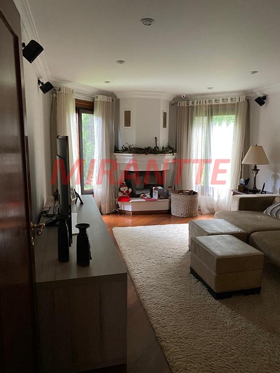 Sobrado de 980m² com 3 quartos em Serra Da Cantareira
