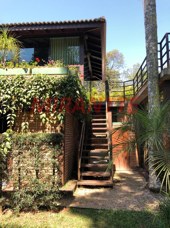Sobrado de 980m² com 3 quartos em Serra Da Cantareira