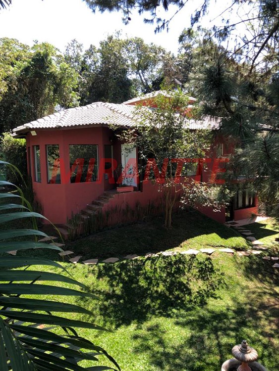Sobrado de 980m² com 3 quartos em Serra Da Cantareira