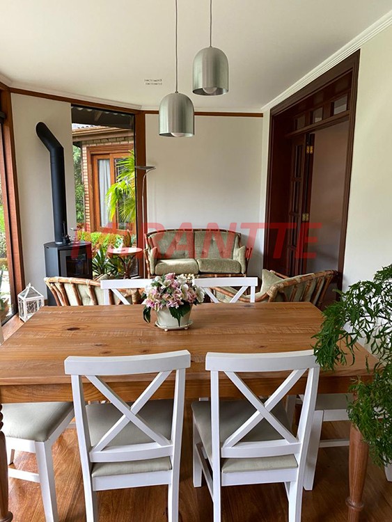 Sobrado de 980m² com 3 quartos em Serra Da Cantareira