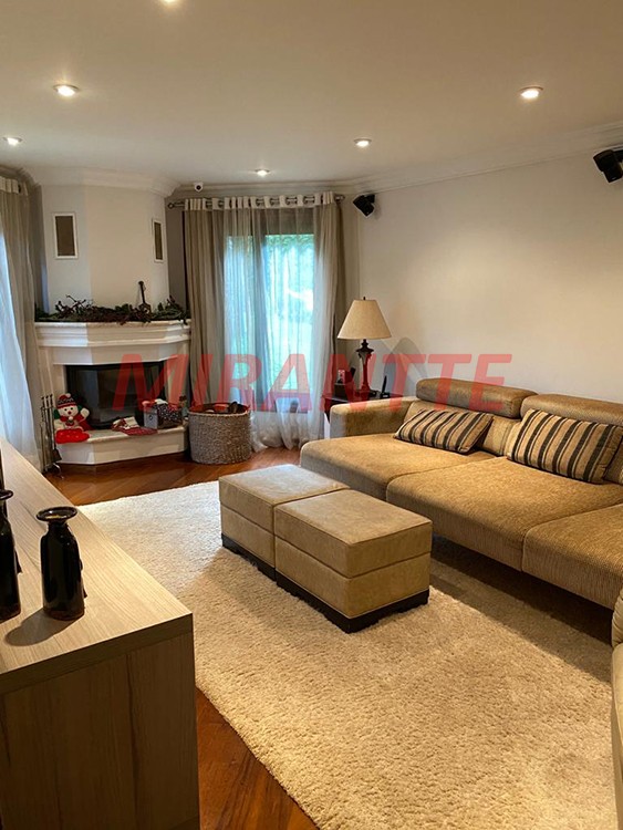 Sobrado de 980m² com 3 quartos em Serra Da Cantareira