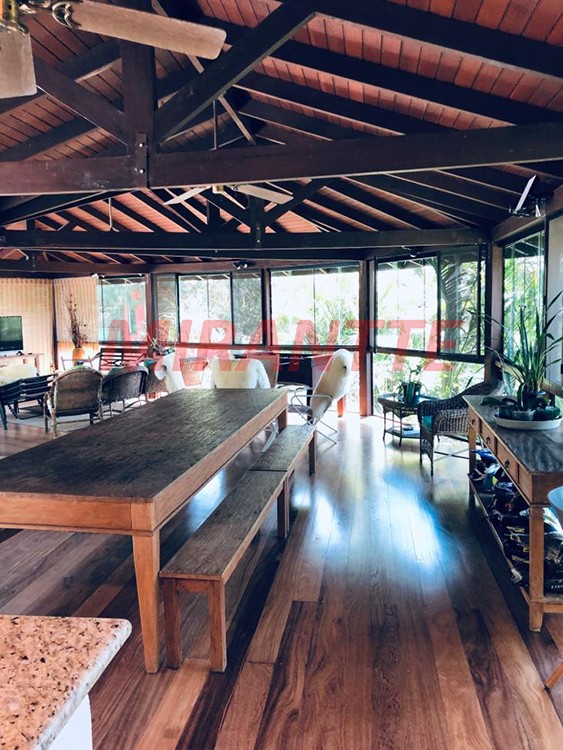 Sobrado de 980m² com 3 quartos em Serra Da Cantareira