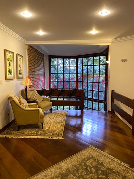Sobrado de 980m² com 3 quartos em Serra Da Cantareira