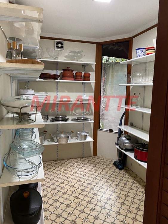 Sobrado de 980m² com 3 quartos em Serra Da Cantareira