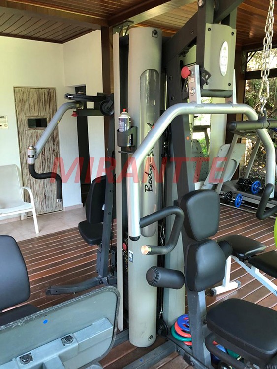 Sobrado de 980m² com 3 quartos em Serra Da Cantareira