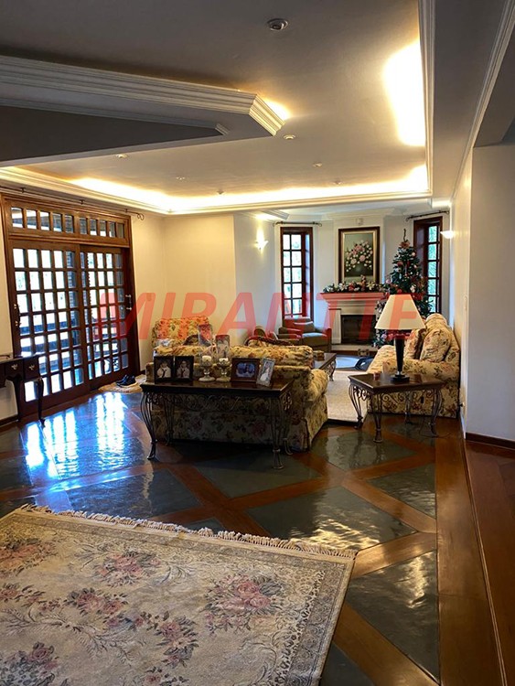 Sobrado de 980m² com 3 quartos em Serra Da Cantareira