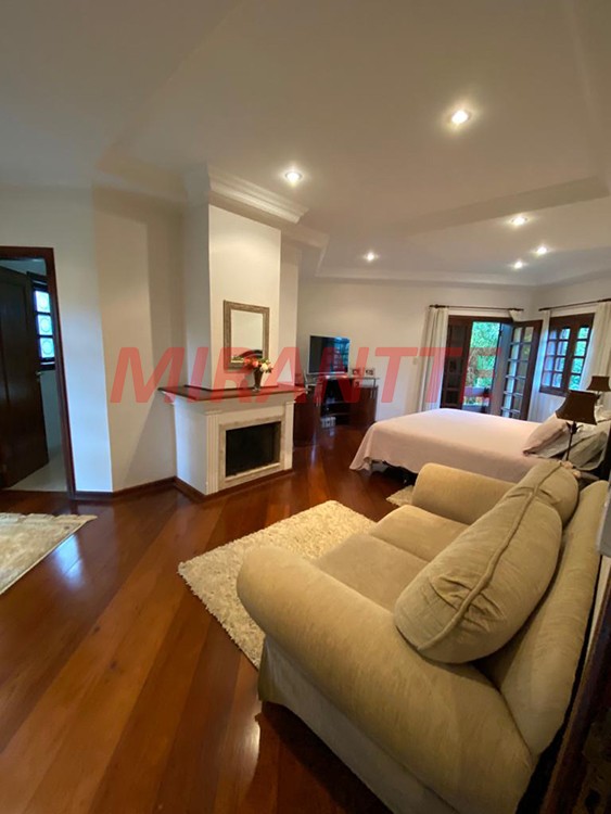 Sobrado de 980m² com 3 quartos em Serra Da Cantareira