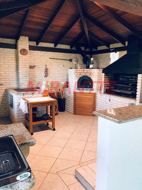 Sobrado de 980m² com 3 quartos em Serra Da Cantareira