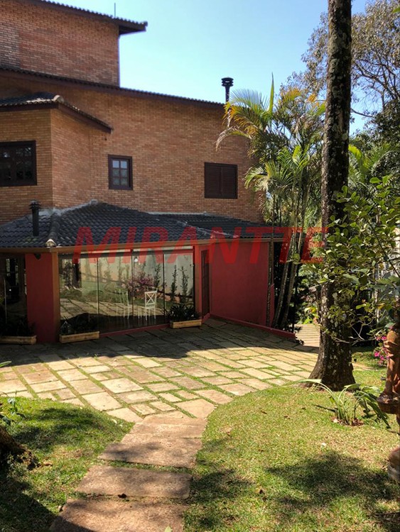 Sobrado de 980m² com 3 quartos em Serra Da Cantareira